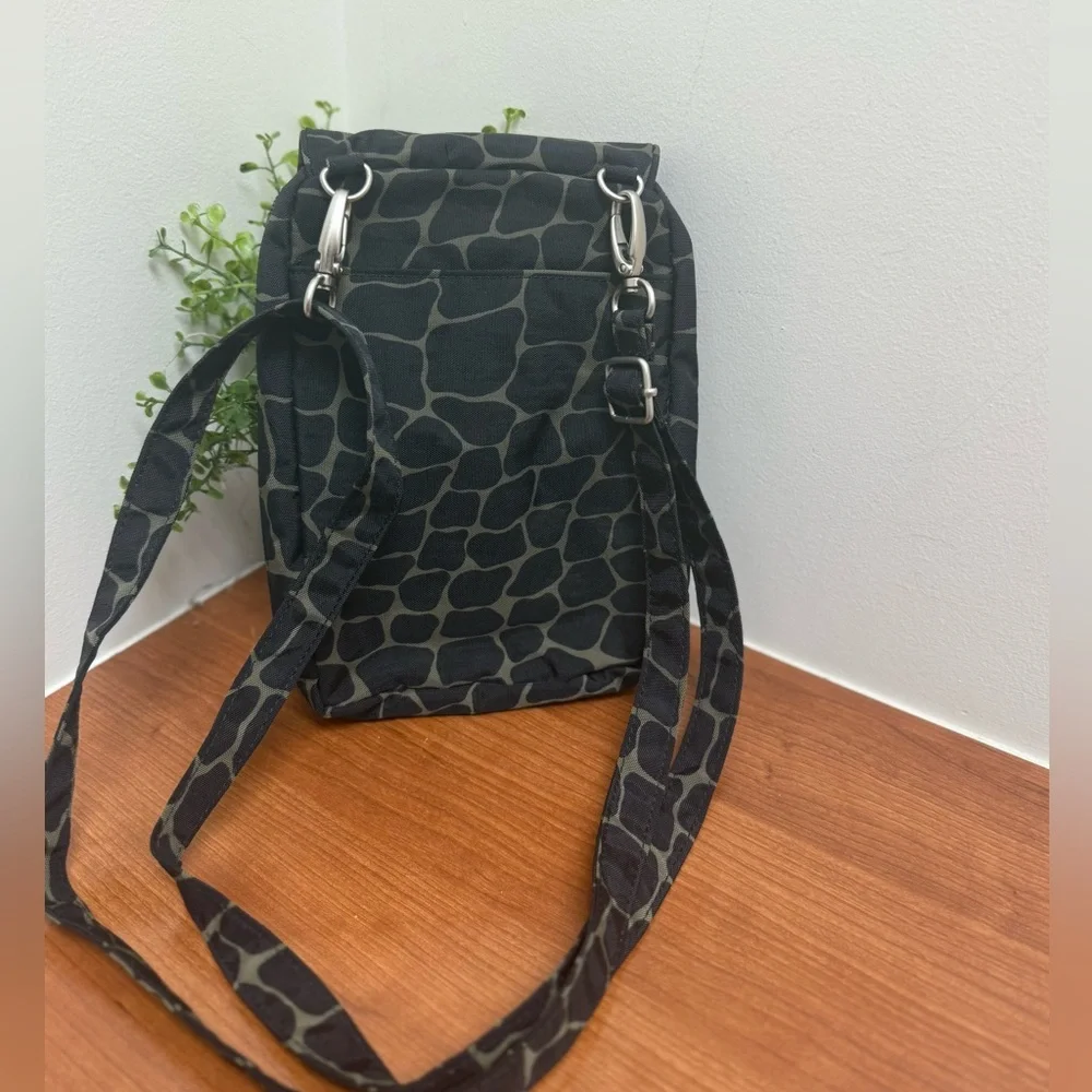 Baggallini Giraffe, Crossbody Bag NWOT - Picture 2 of 3